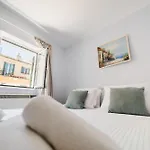 Liston Suites