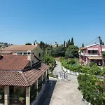 The Roof Family Apartment