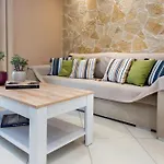 Lia'S Home One