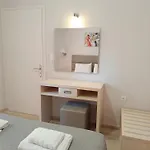 Dora'S Apartments