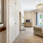 Aristo Apartment By Estia