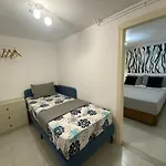 Roula S Cozy Apartment With Private Yard & Parking