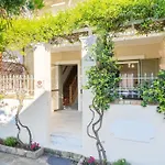 Yiasemi Maison