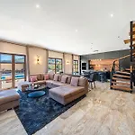 Luxury Private Villa Queen Alla