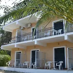 Spiros Apartments
