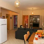Tritsa House, 3-Bedroom Apt Next To Corfu Town And Airport
