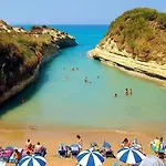 Canal D'Amour Makris Apartments