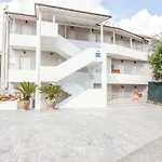 Alexandros Apartments