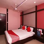 Oyo 13214 Hotel Metro 7X11