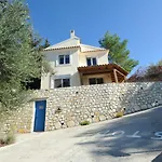 Villa Theodora View Apartments Zeys