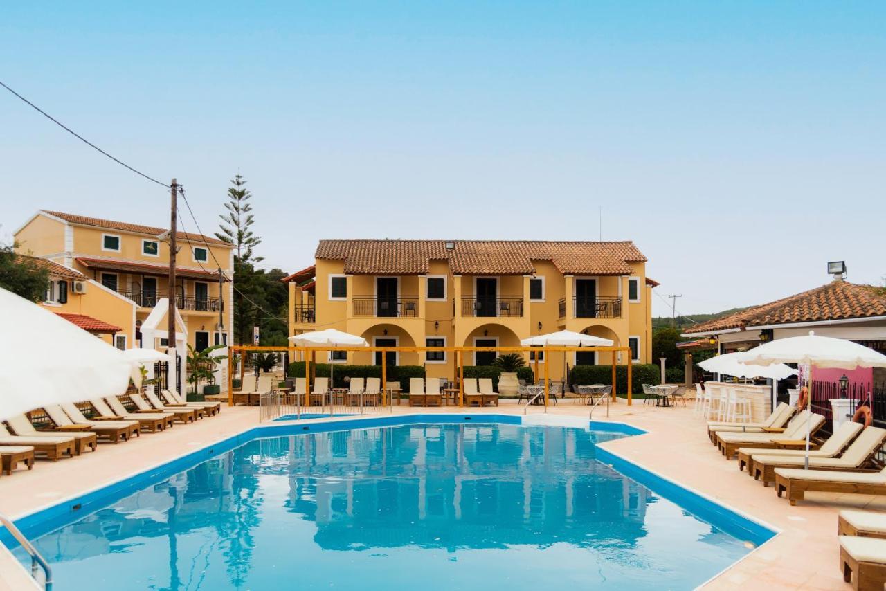 Oula Maisonettes 3*