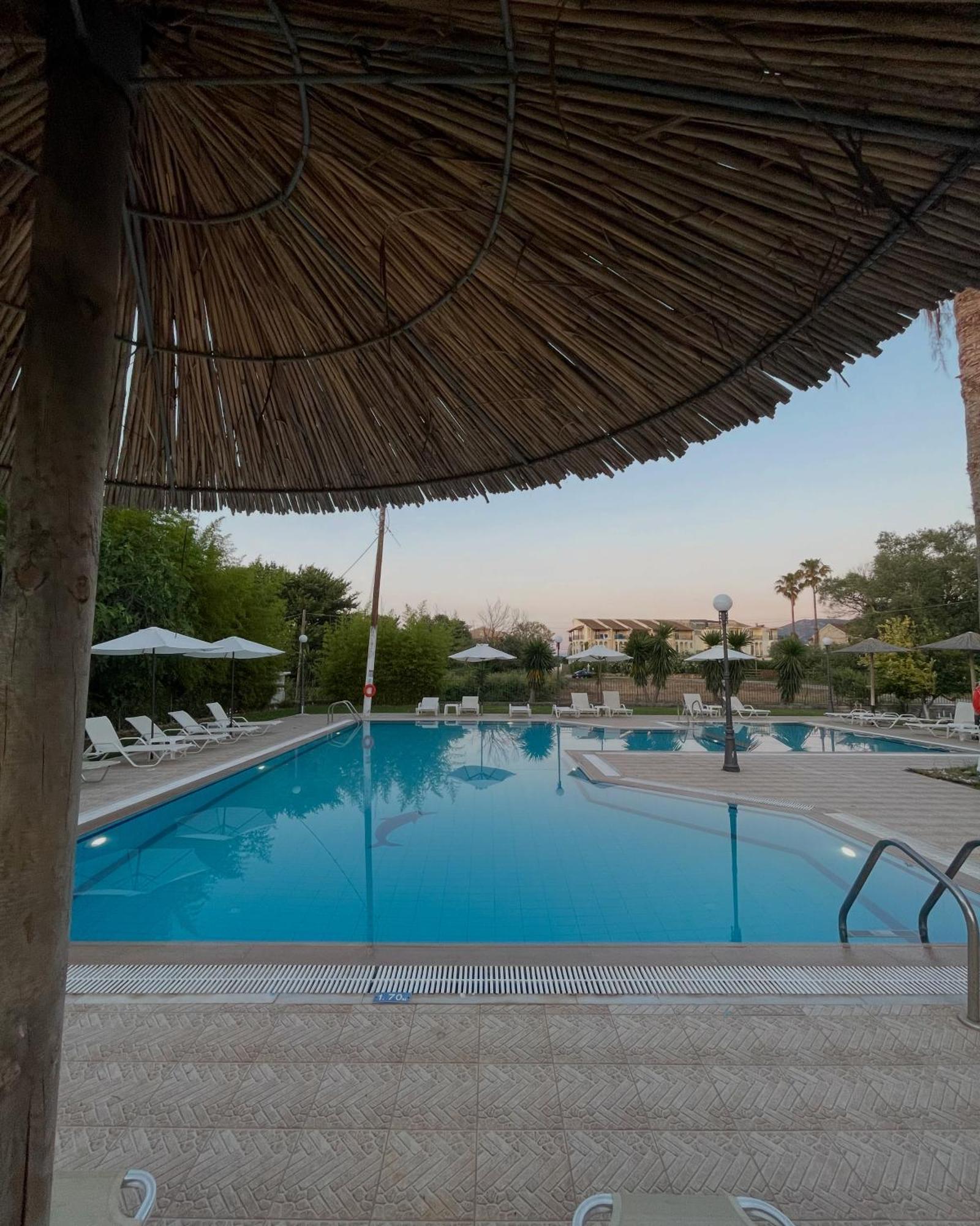 Banos And Swimming Pool * Ρόδα