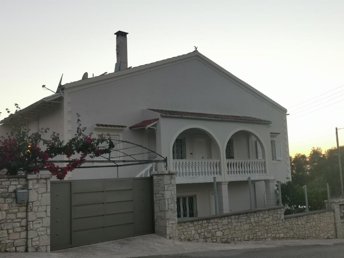 Perithia Cottage Сasa de vacaciones