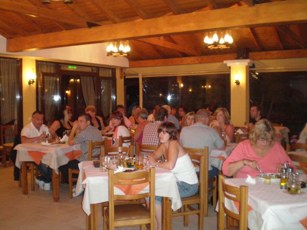 Tzevenos Apts Hotel