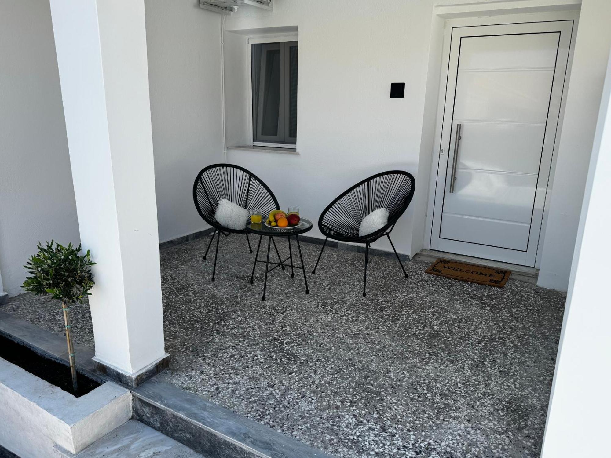 Massalia Delphini * Agios Stefanos Avliotes (Corfu)
