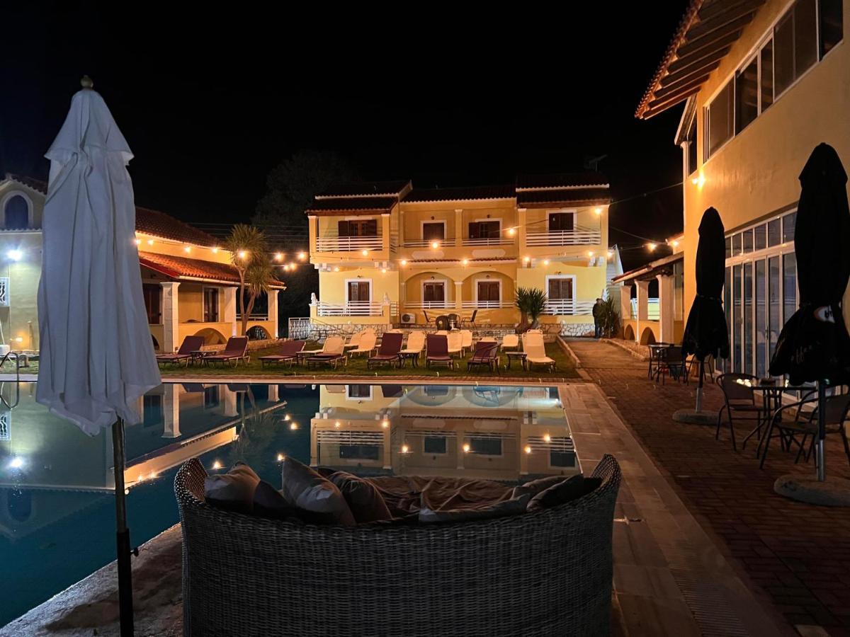 The Palms, Sidari Sidárion