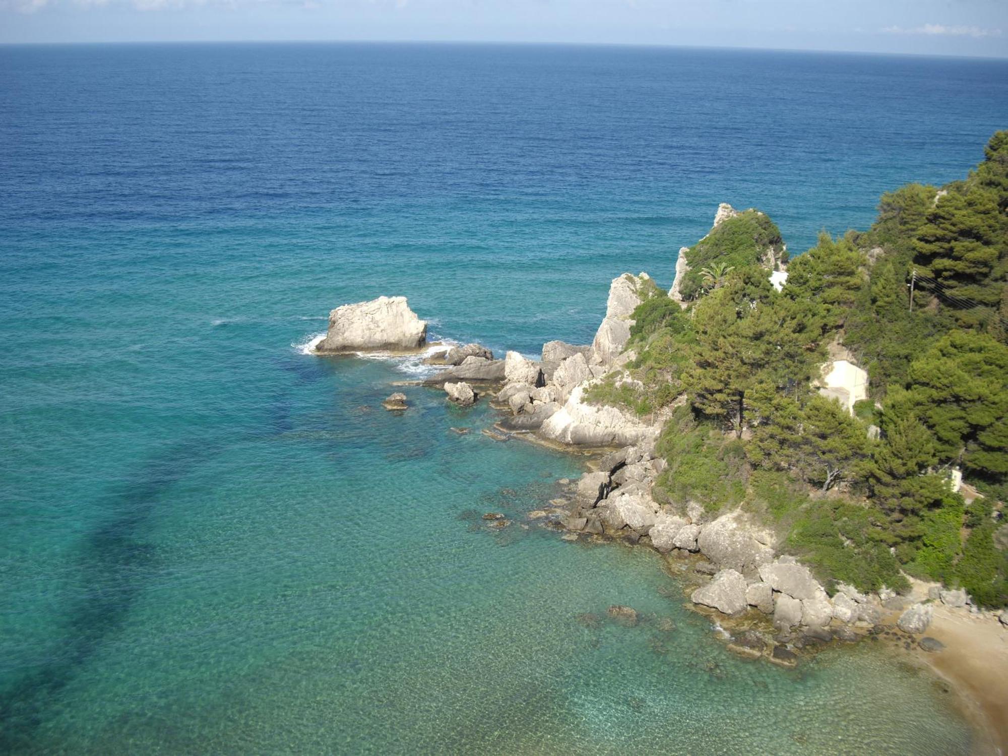Glyfada Beach Hotel מלון 3*