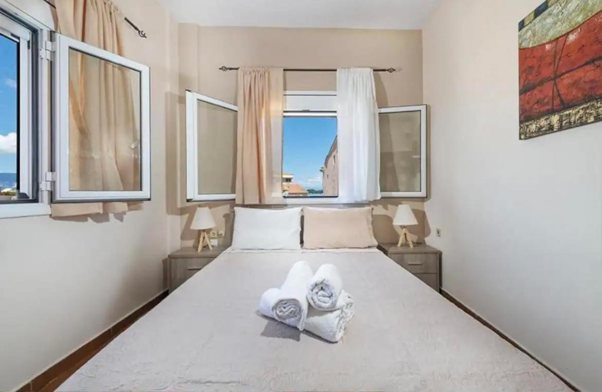 Xrisanthi Corfu Port 1 *