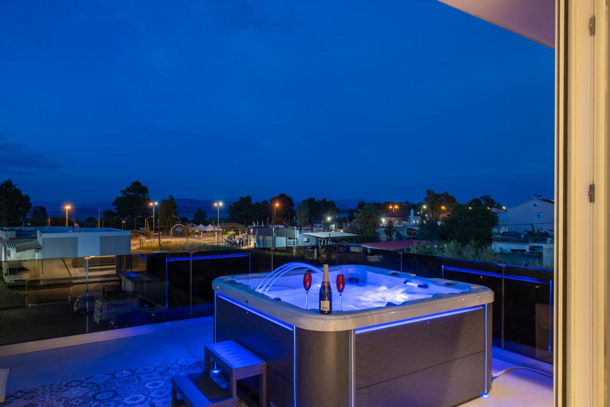 Alykes - Prv Jacuzzi Corfu (city)
