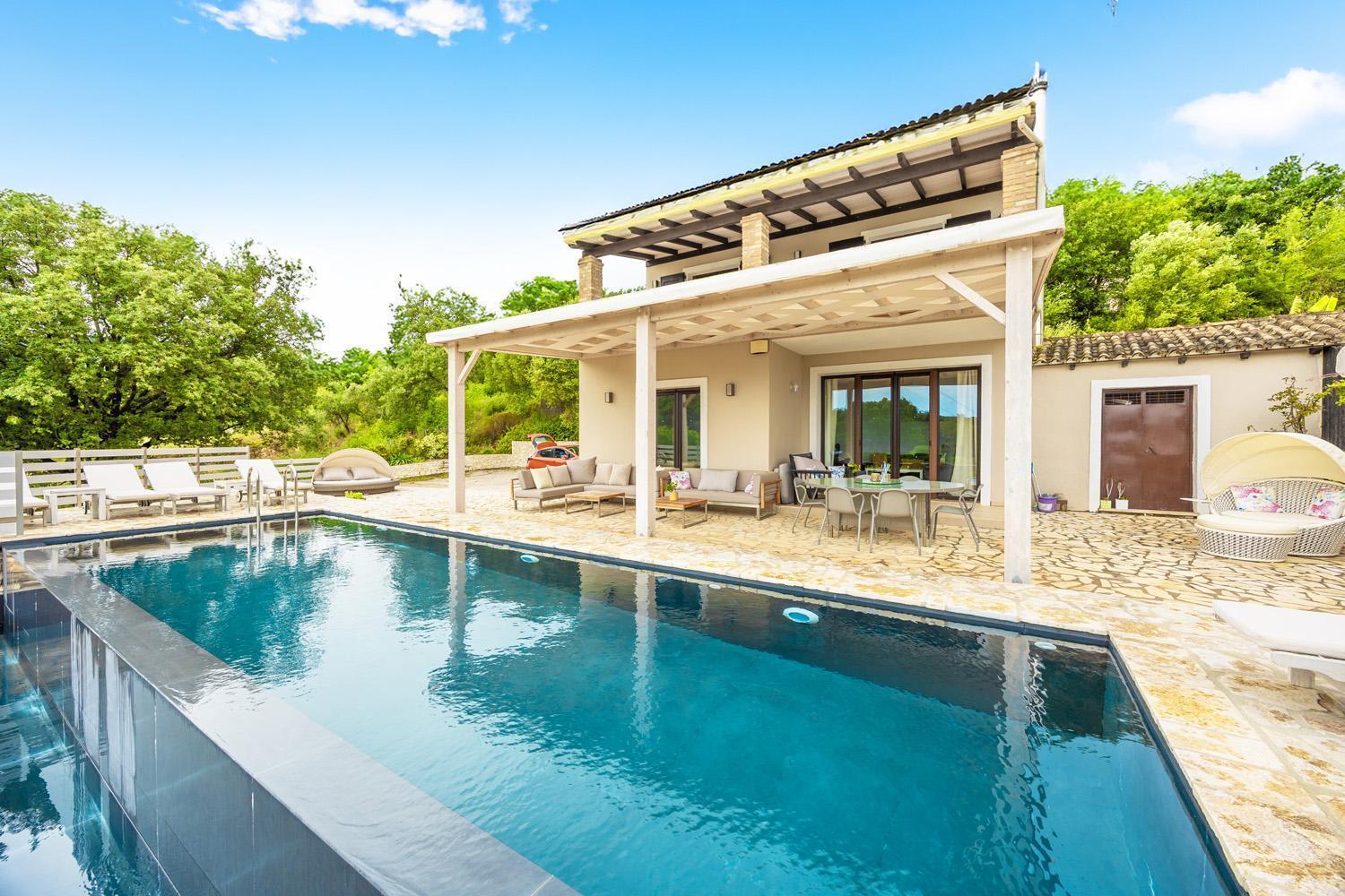 Villa Antinoti Agia Aikaterini (Corfu)